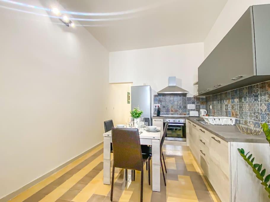 Moonstone Manor 3- Sliema Strand, Gzira 아파트 외부 사진